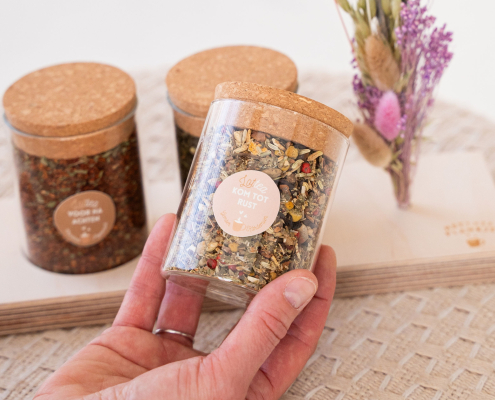 Theeplank Favoriet Rust en Ontspanning close up